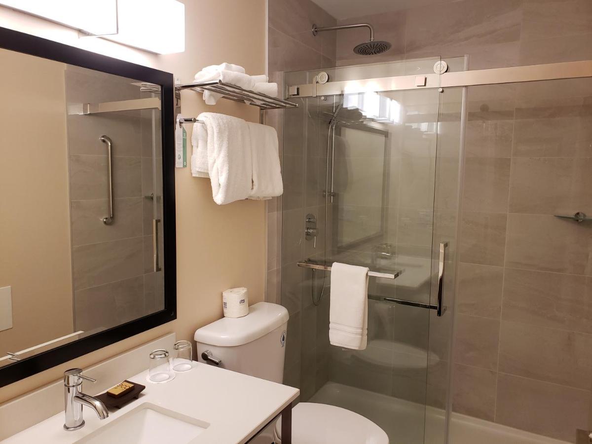 Sun Peaks Lodge Екстериор снимка