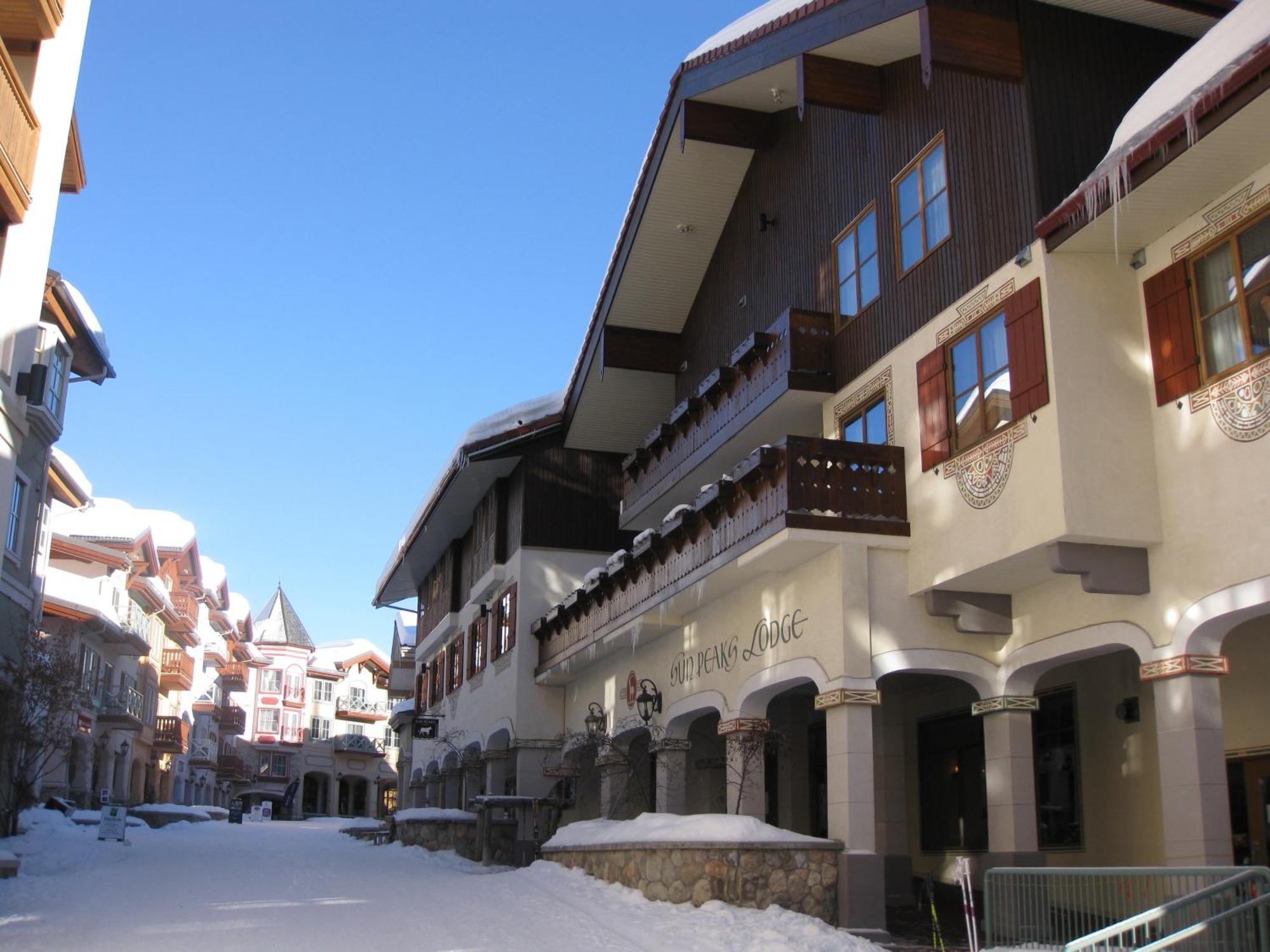 Sun Peaks Lodge Екстериор снимка