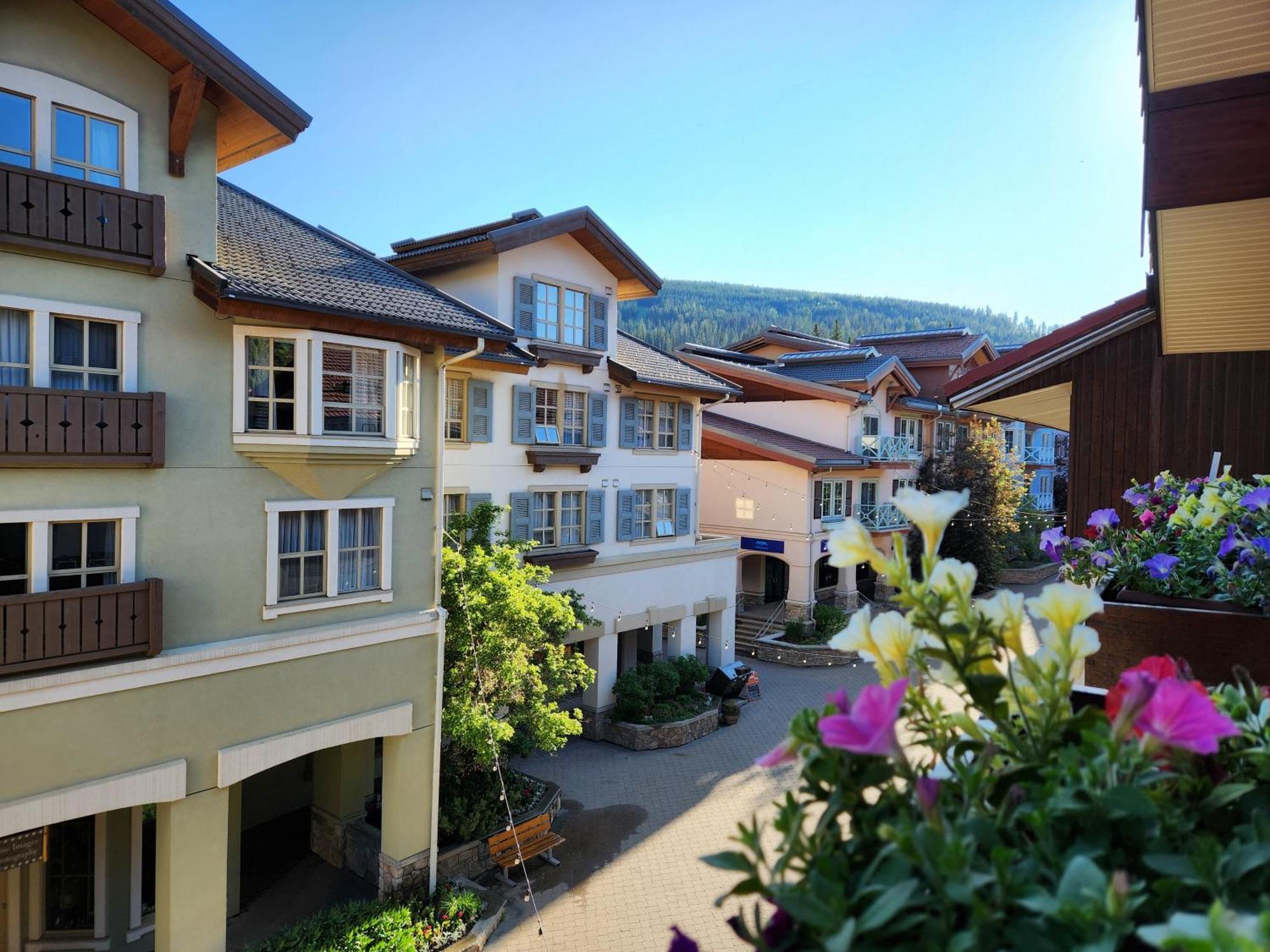 Sun Peaks Lodge Екстериор снимка