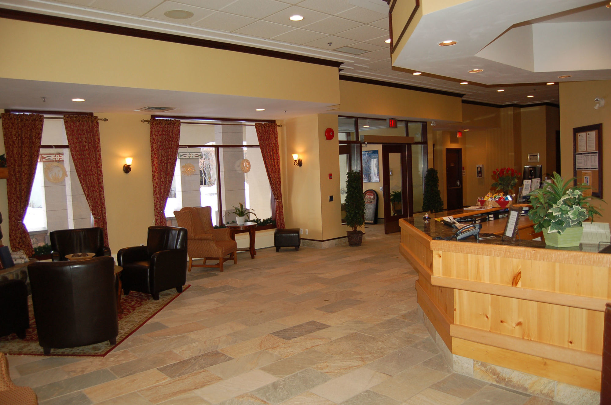 Sun Peaks Lodge Екстериор снимка