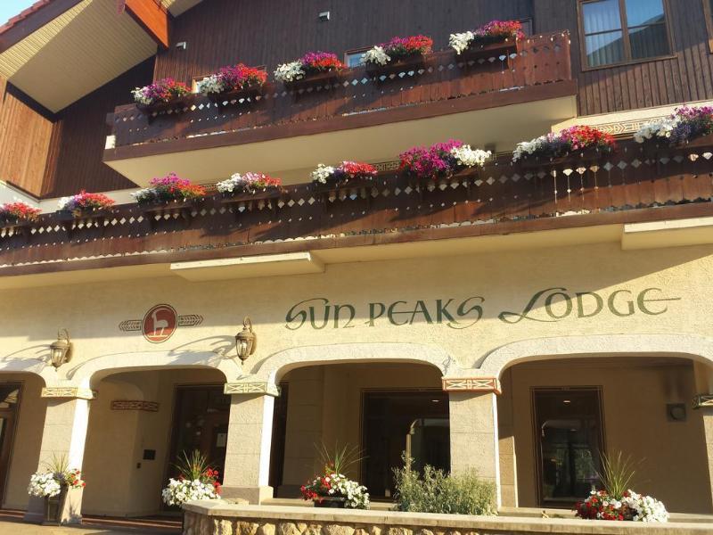 Sun Peaks Lodge Екстериор снимка