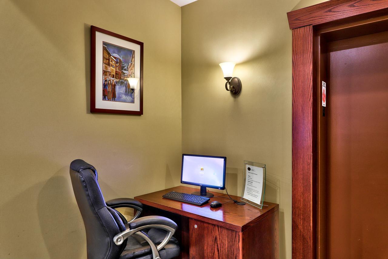 Sun Peaks Lodge Екстериор снимка