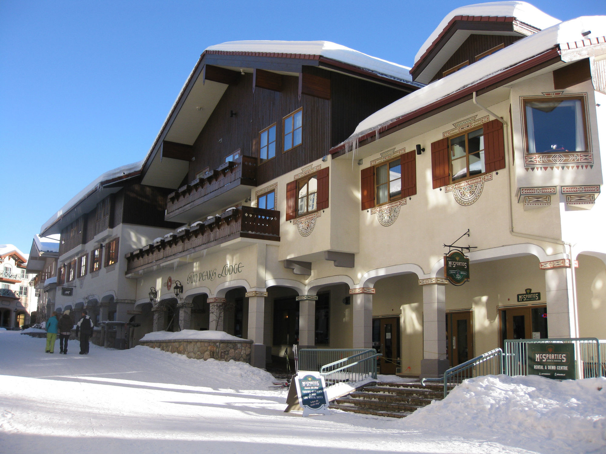 Sun Peaks Lodge Екстериор снимка