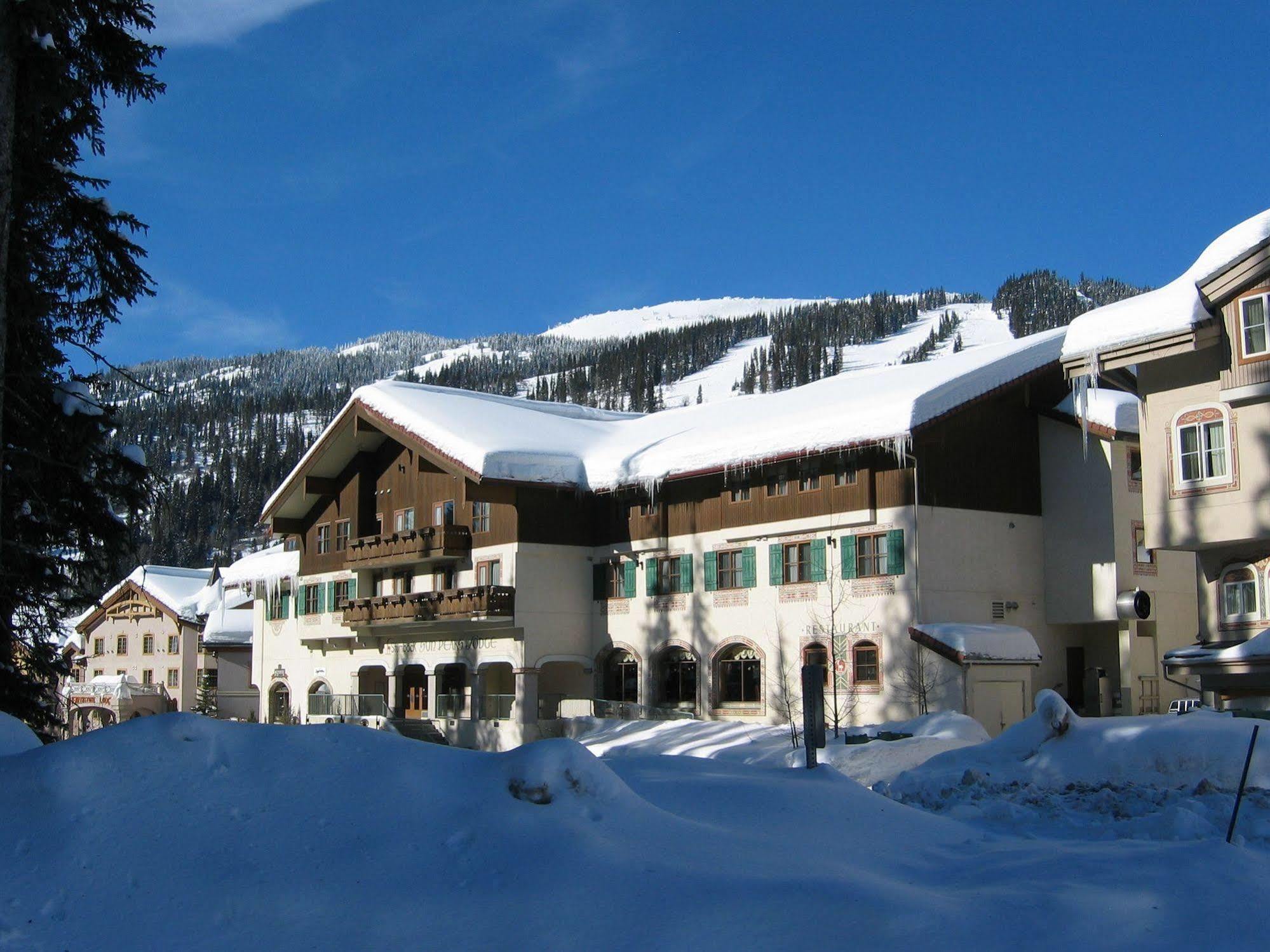 Sun Peaks Lodge Екстериор снимка