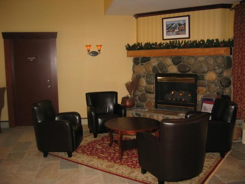 Sun Peaks Lodge Екстериор снимка