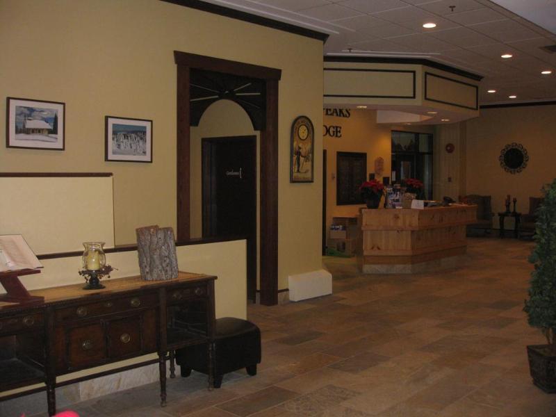 Sun Peaks Lodge Екстериор снимка